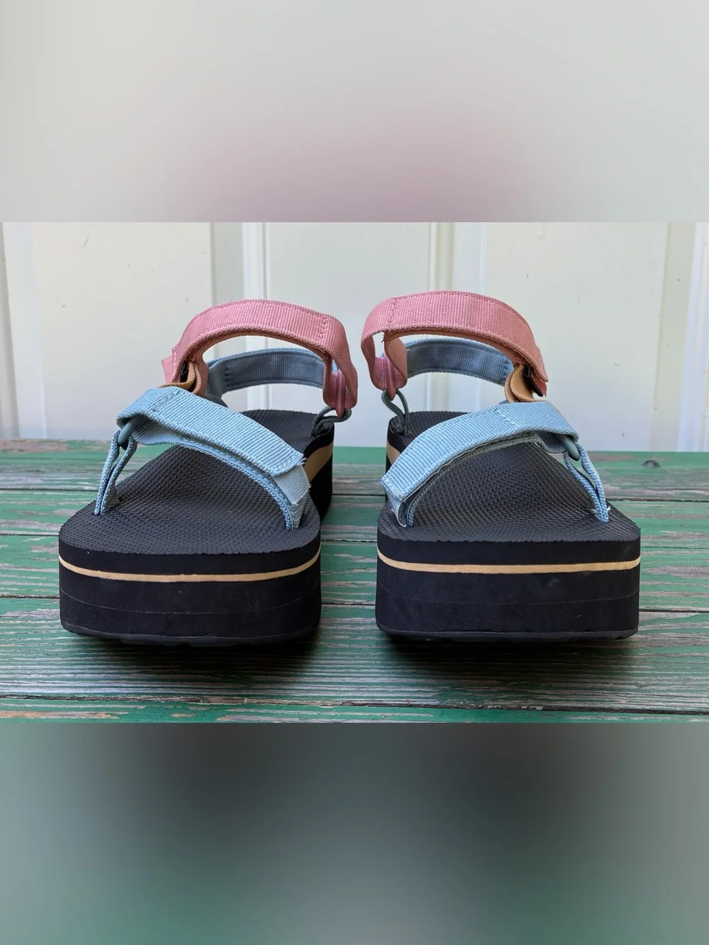 TEVA Womens Flatform Universal Light Multi Sandals Sz 7 Retro Shoes